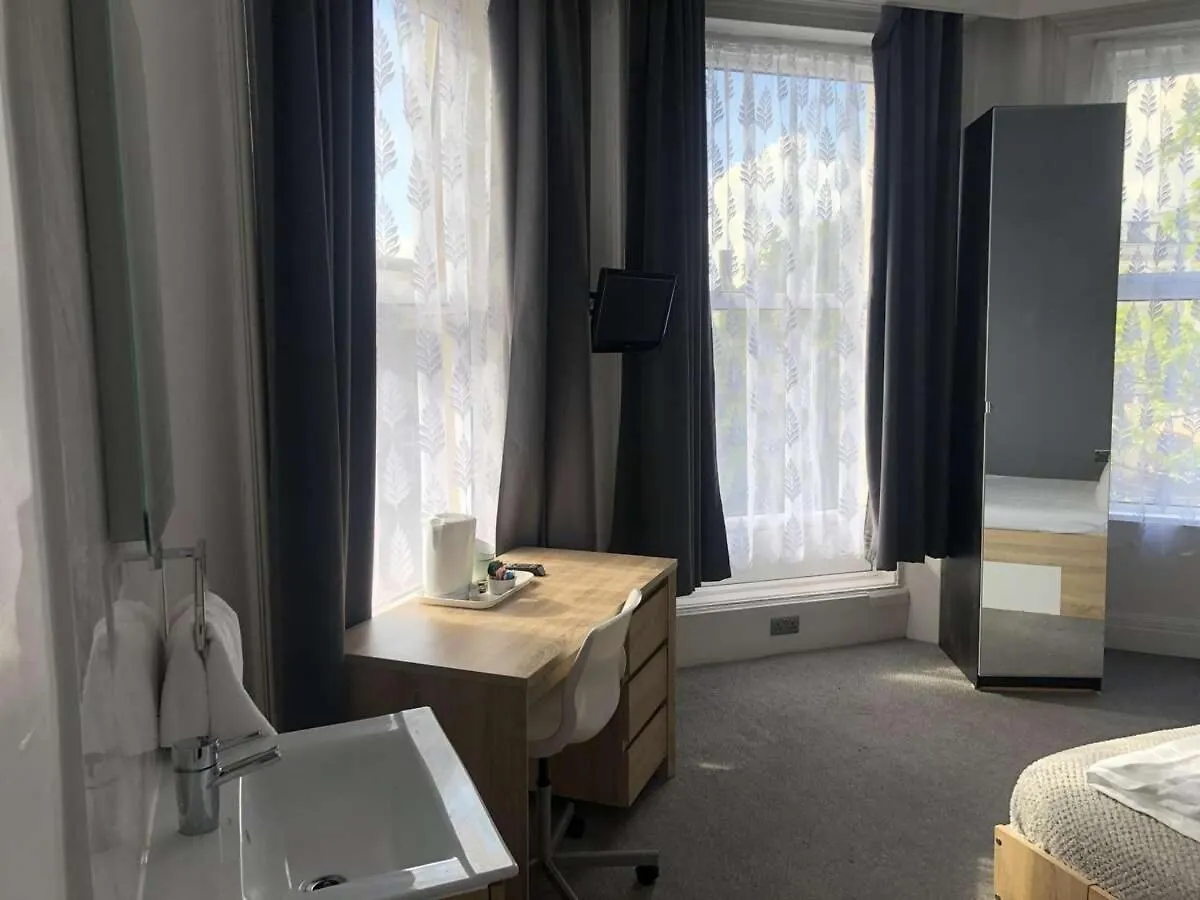 Crystal Beach Hotel Bournemouth 3*,  United Kingdom