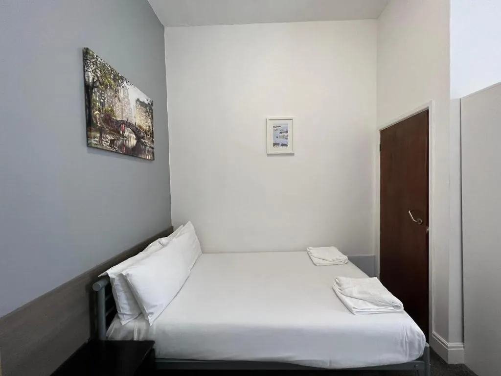 Crystal Beach Hotel 본머스