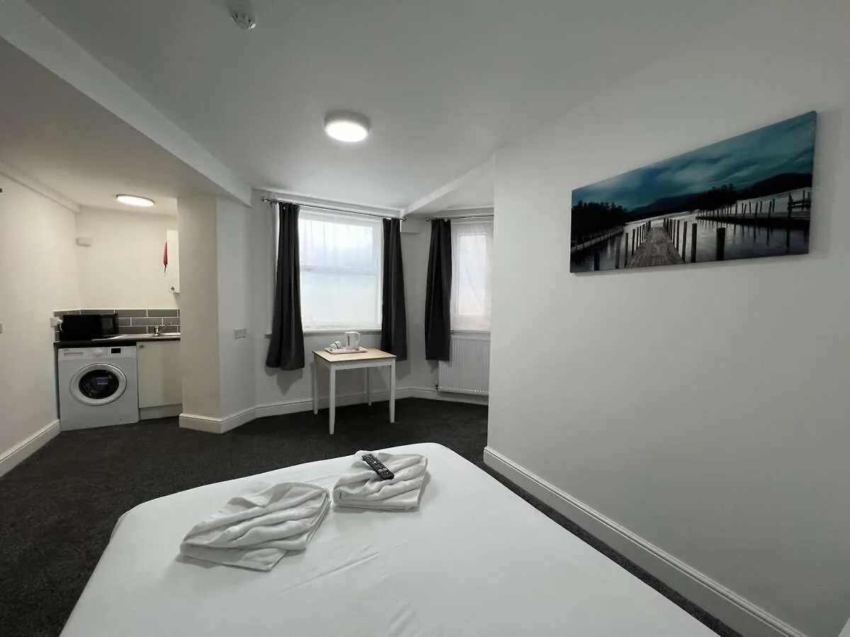 ***  Crystal Beach Hotel 본머스 영국